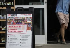 ¿La economía de los latinos fue mejor con Joe Biden o con Donald Trump?